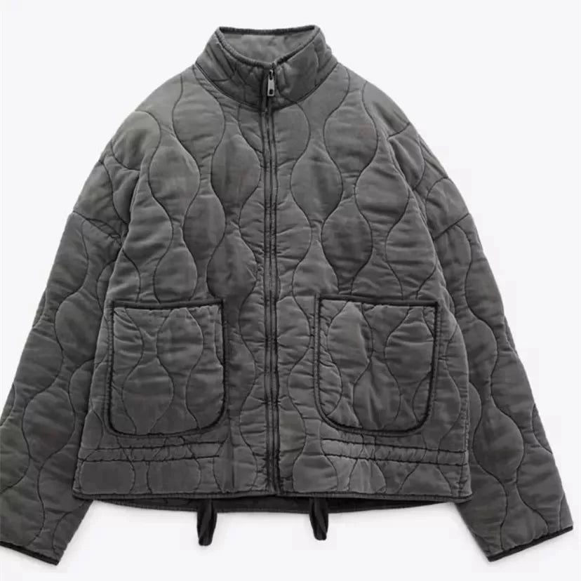 Roz Everyday Jacket - Stylish Design with Functional Pocket Details 3