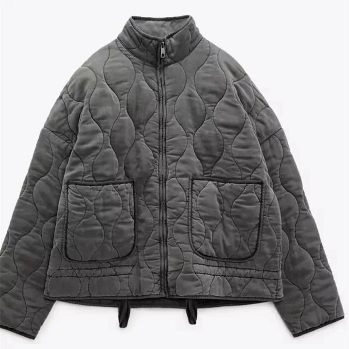Roz Everyday Jacket - Stylish Design with Functional Pocket Details 3