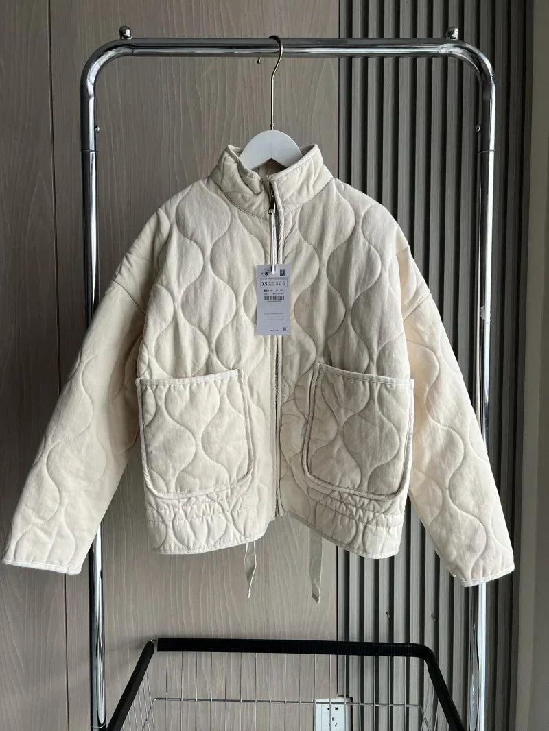 Roz Everyday Jacket - Stylish Design with Functional Pocket Details 1