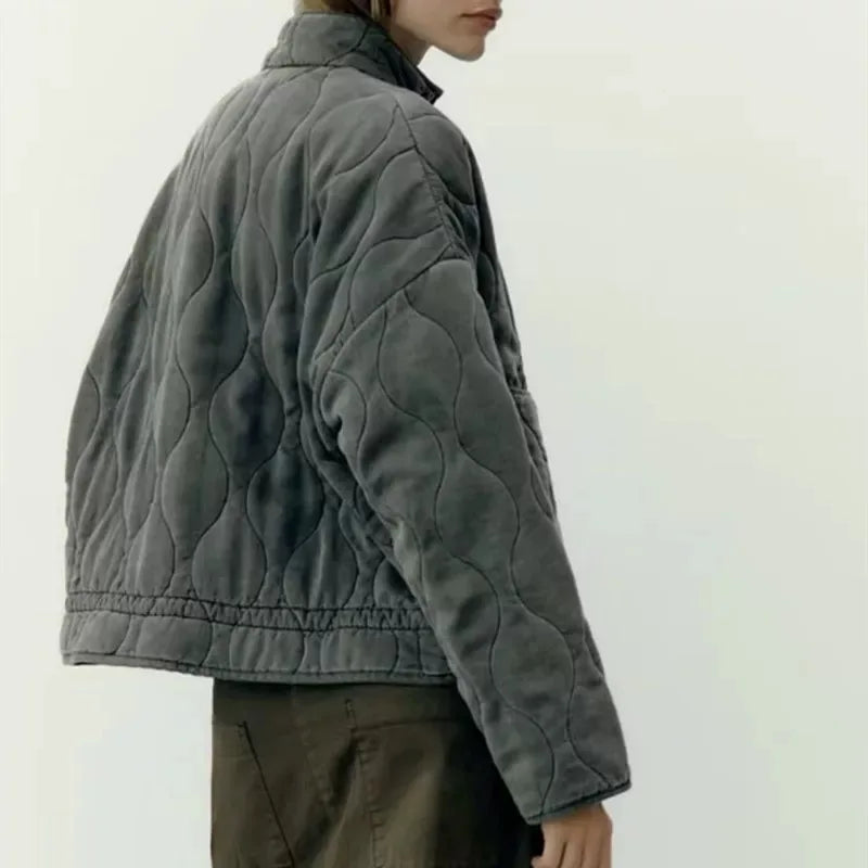 Roz Everyday Jacket - Stylish Design with Functional Pocket Details 4