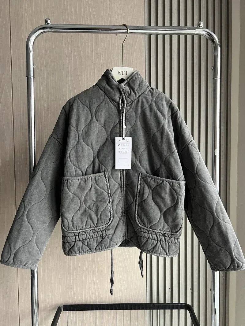 Roz Everyday Jacket - Stylish Design with Functional Pocket Details 6